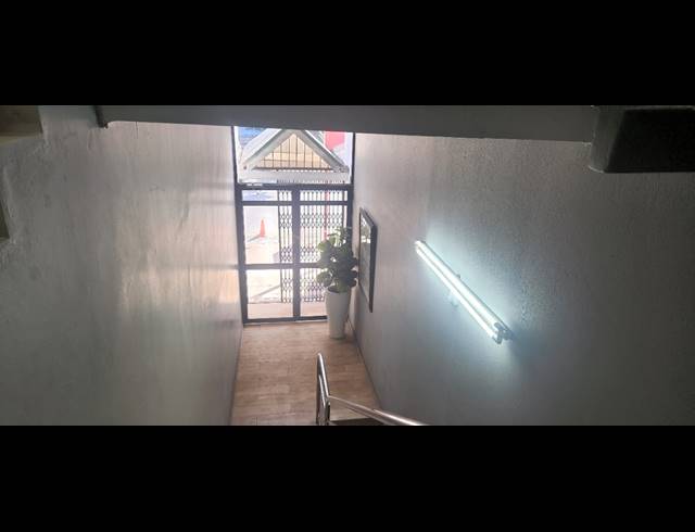 115M² OFFICE TO LET IN ESSENWOOD